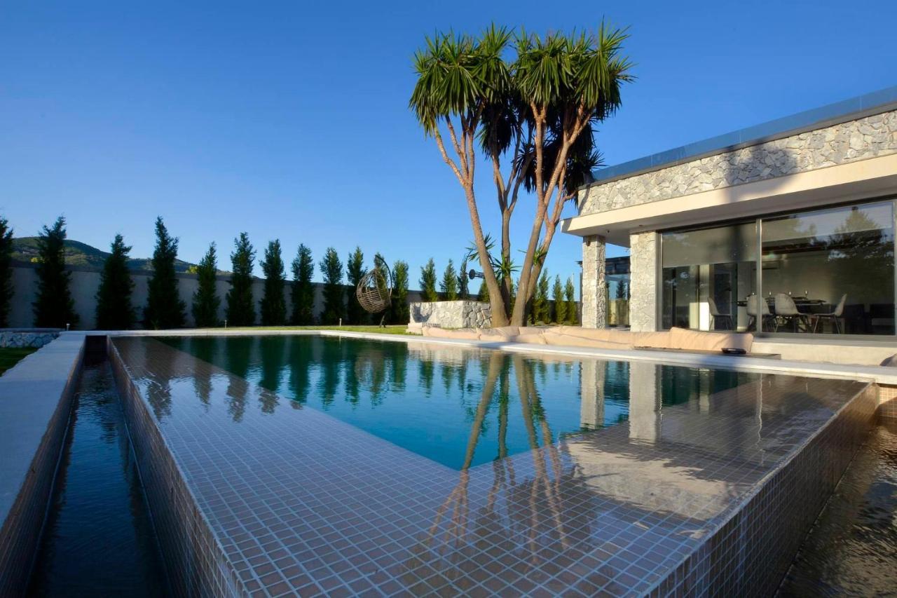 Villa Flamingo - 4 Bedrooms - Private Pool - Next To Renowned Issos Beach & Lake Korission Línia Exterior foto